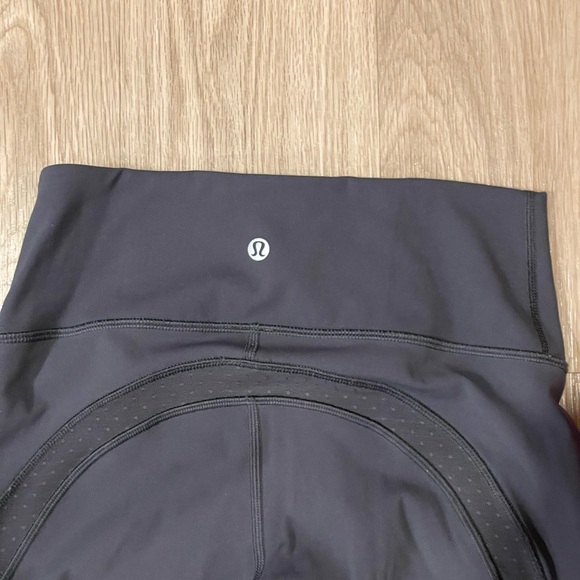 Lululemon Revitalize Crop 21” EUC Color Blue Tied Size 6 - Picture 12 of 13